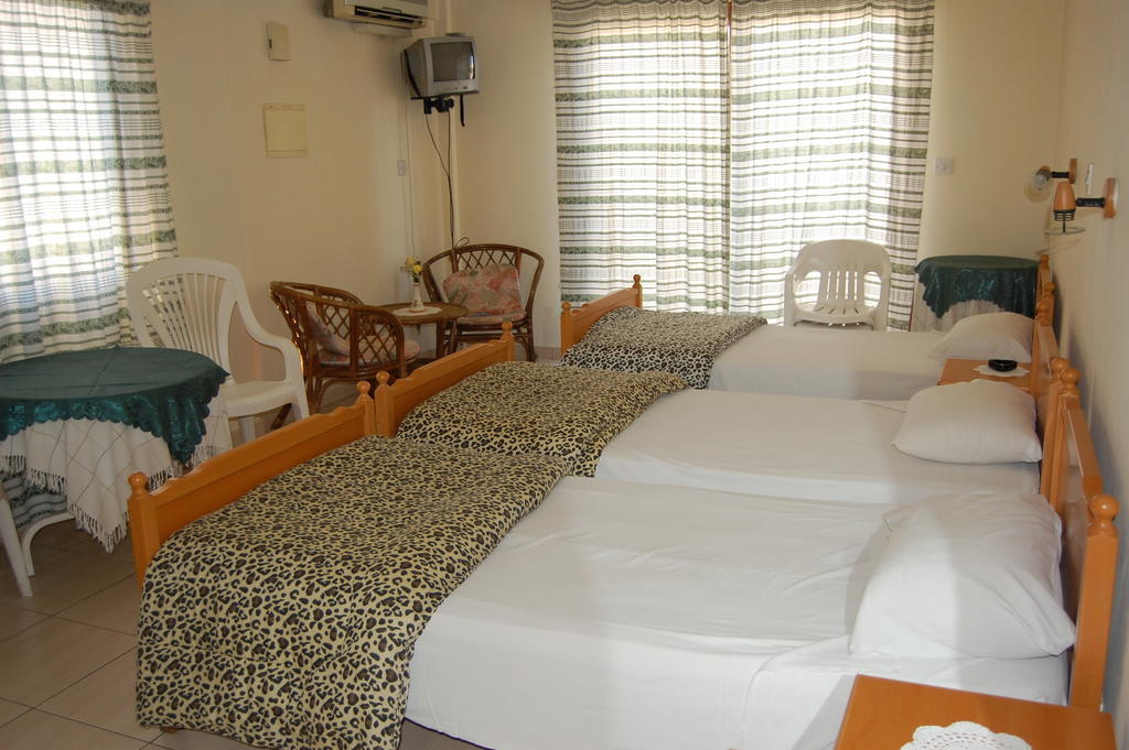 Nicos & Olympia Apartments Polis Bilik gambar