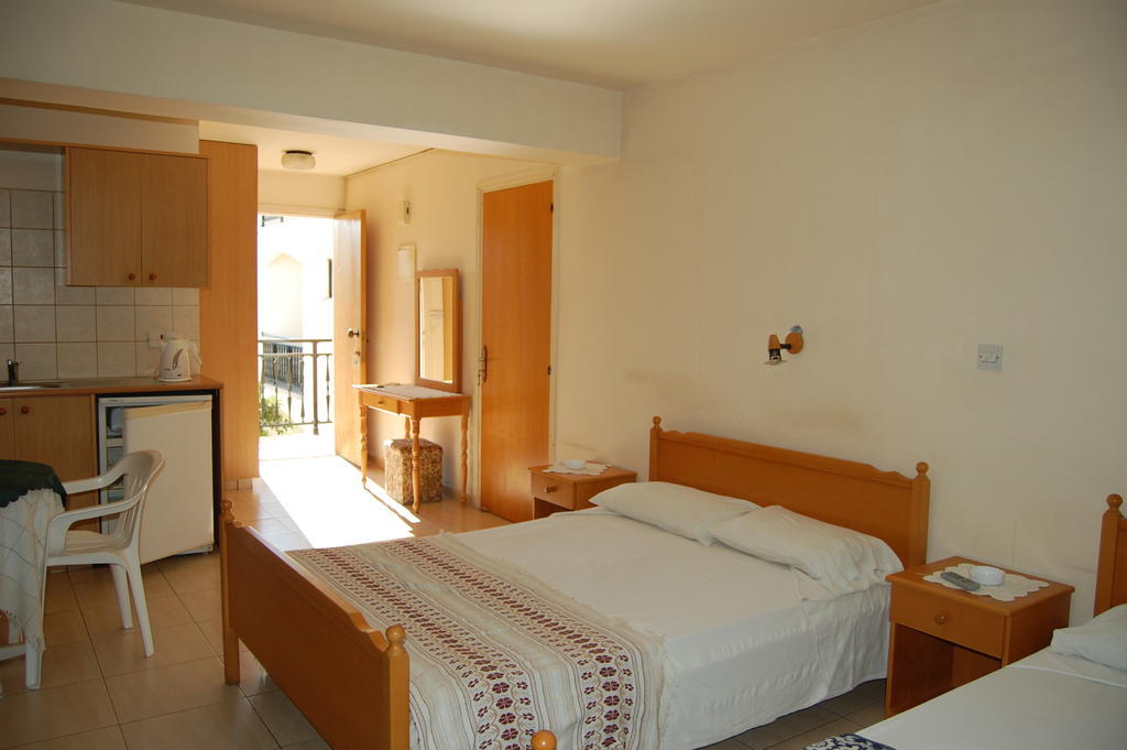 Nicos & Olympia Apartments Polis Bilik gambar