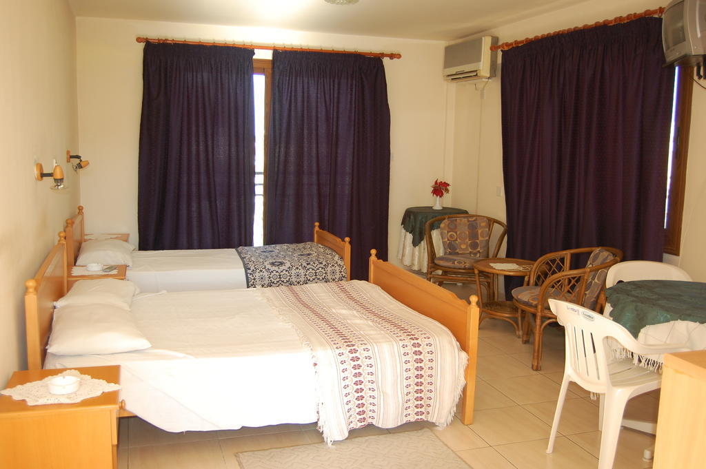 Nicos & Olympia Apartments Polis Bilik gambar