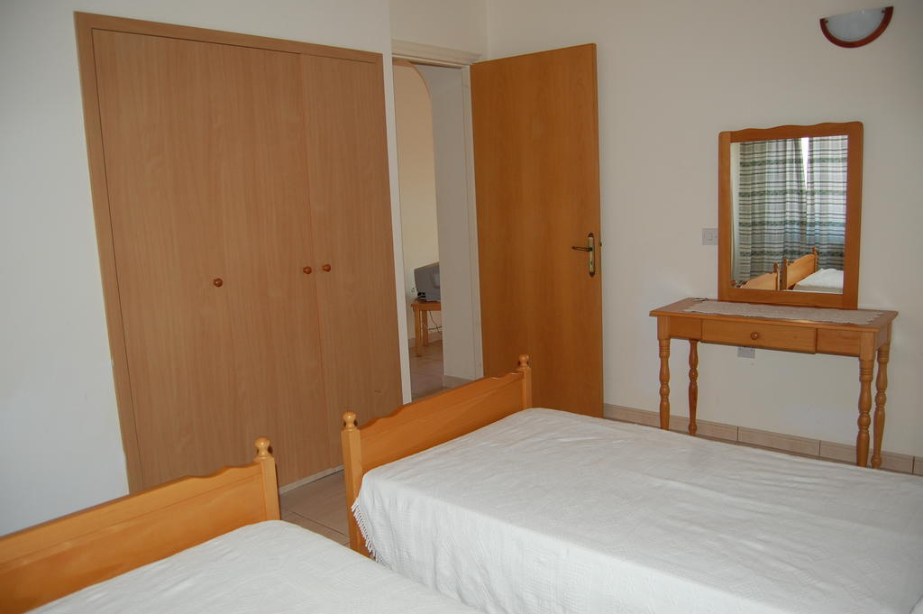Nicos & Olympia Apartments Polis Bilik gambar