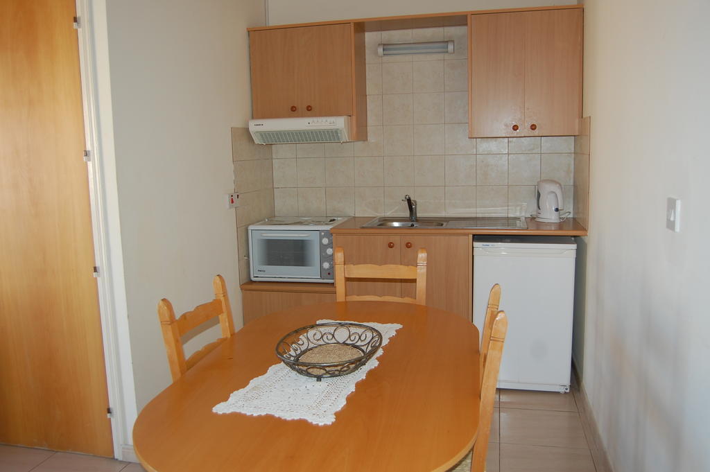 Nicos & Olympia Apartments Polis Bilik gambar