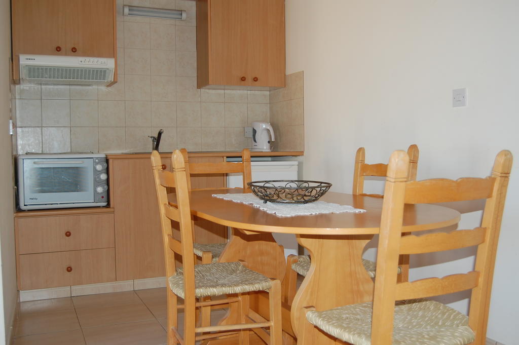 Nicos & Olympia Apartments Polis Bilik gambar