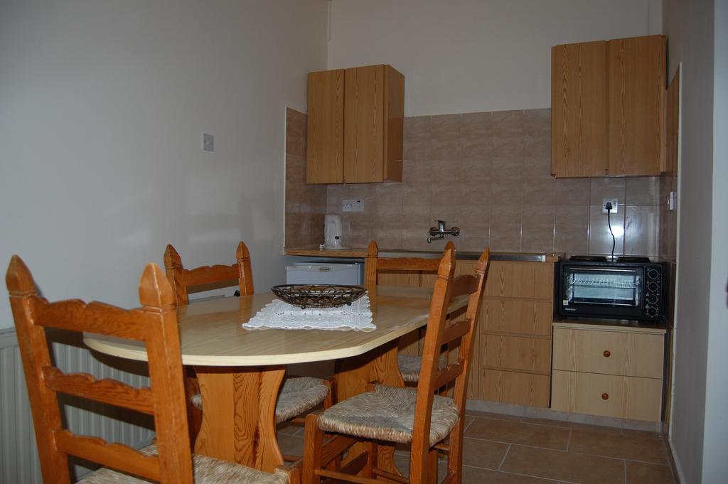 Nicos & Olympia Apartments Polis Luaran gambar