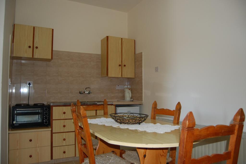 Nicos & Olympia Apartments Polis Luaran gambar